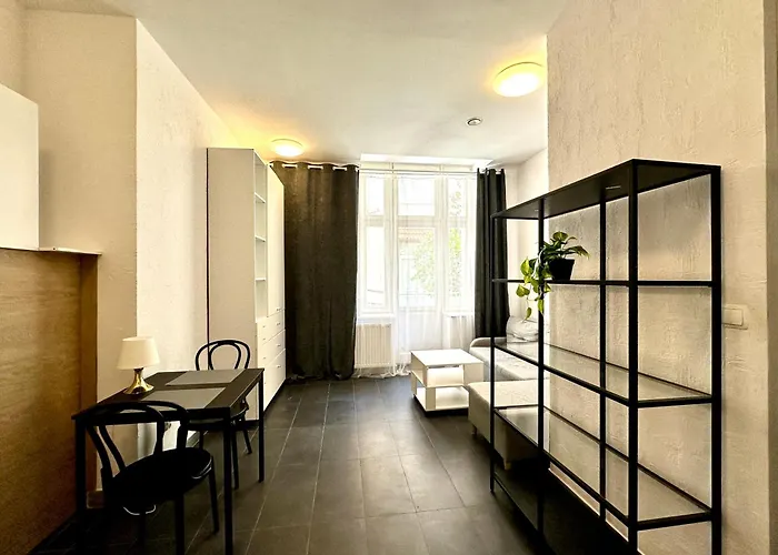 2026 W Centrum & Free Parking Sopot